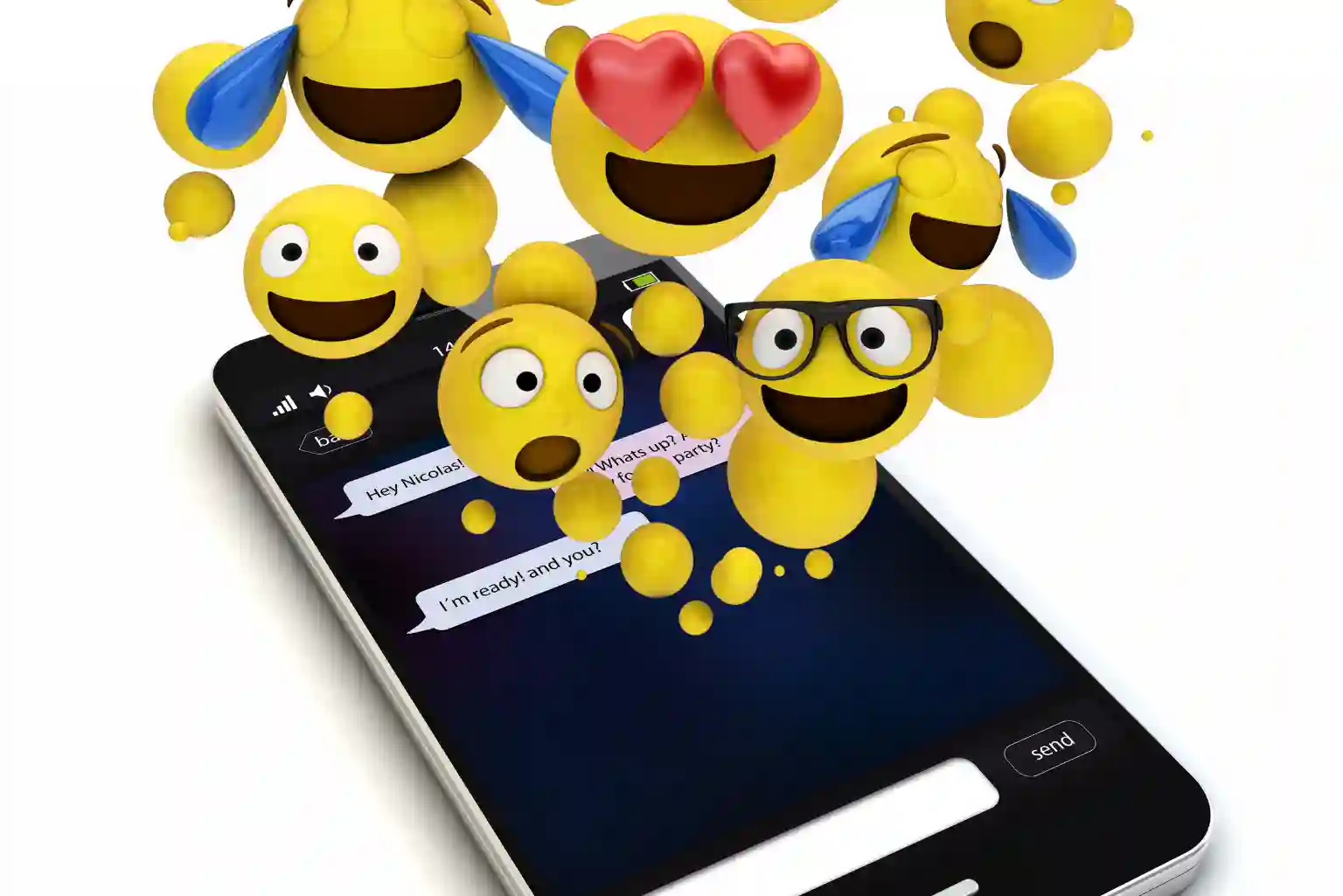 Manfaatkan emoji pada social media agar berkesan fun.